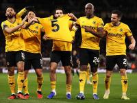 爱游戏体育下载-狼队客场惨遭打击，遭遇恶战赛事