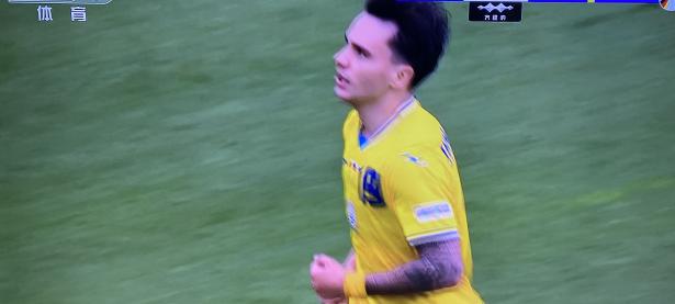 爱游戏亚洲官网-乌克兰选手发挥稳定，全力挑战对手