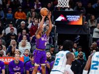 爱游戏体育直播-黄蜂舍弃巨头打造团队篮球，效果显著的简单介绍