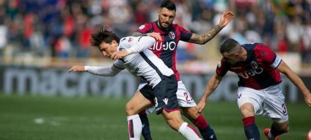 爱游戏体育网站-卡利亚里客场大捷，锁定领先位置的简单介绍