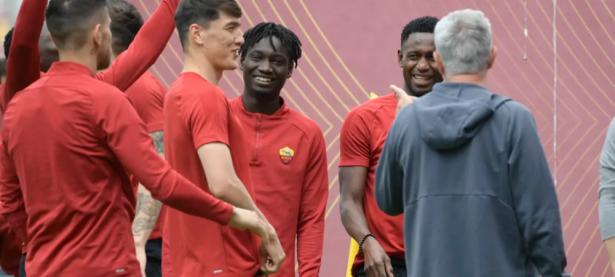 爱游戏官网-关于佛罗伦萨教练发布备战计划，球队备战状态佳的信息