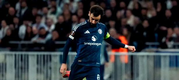 爱游戏官网-切尔西致命失误频发，球员状态如何？