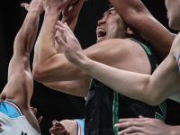 爱游戏体育直播-体育场上的风暴：球员们在场上展现出色表现的简单介绍