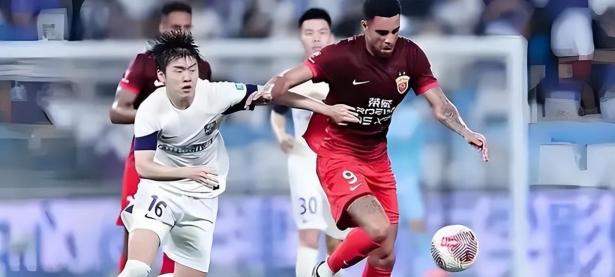 爱游戏app-惊险过关！球队险胜晋级亚冠小组第一的简单介绍