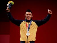 爱游戏在线登录-英国射击选手夺金登顶领奖台