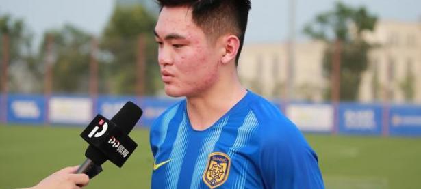 爱游戏体育直播-江苏盐城前锋速度突破，为球队攻入进球的简单介绍