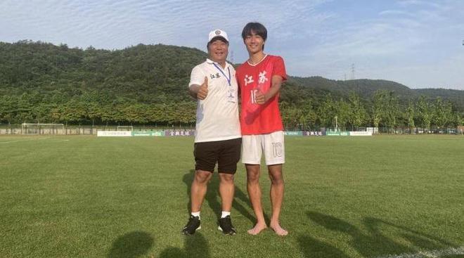 江苏盐城前锋速度突破,为球队攻入进球的简单介绍 江苏盐城前锋速度突破,为球队攻入进球的简单介绍