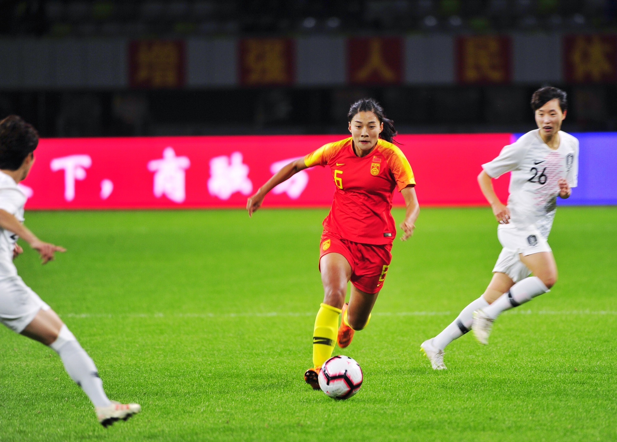 足球战报:中国女足队再战取胜 足球战报:中国女足队再战取胜