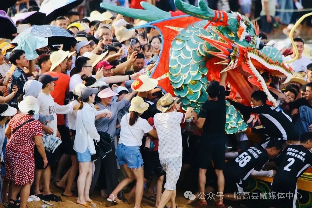 关于激情澎湃的比赛让现场观众热血沸腾的信息