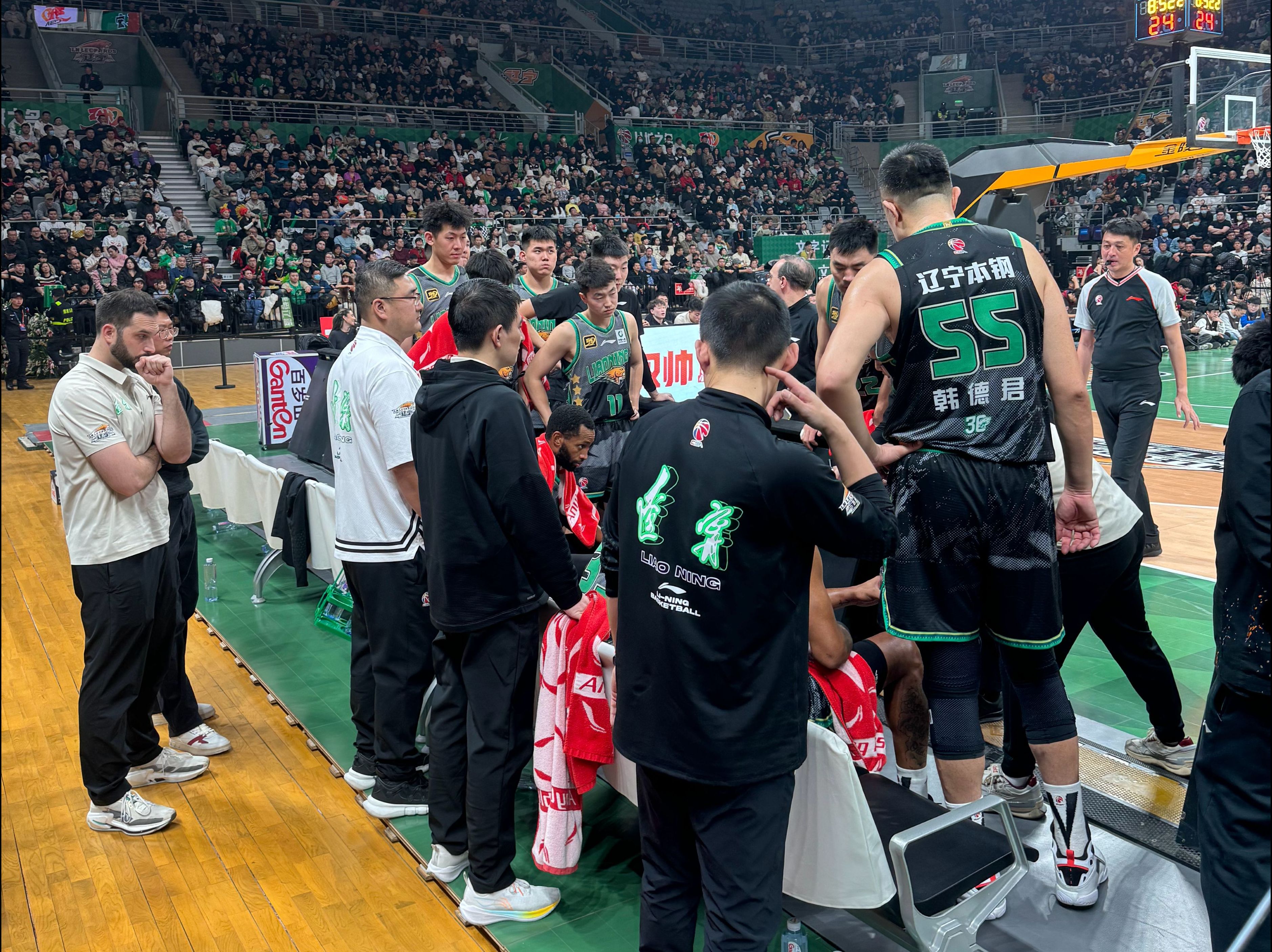 关于激情澎湃的比赛让现场观众热血沸腾的信息