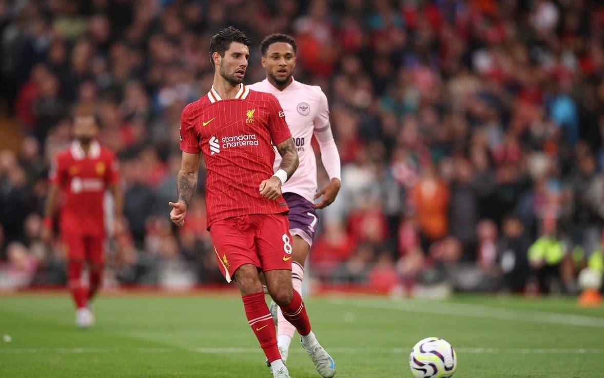 曼联防线稳固，力拼利物浦全力拿分的简单介绍