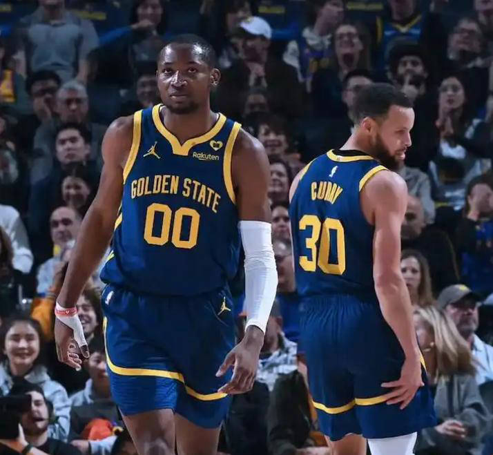 勇士队成功实施战术调整,取得连胜佳绩!的简单介绍 勇士队成功实施战术调整,取得连胜佳绩!的简单介绍