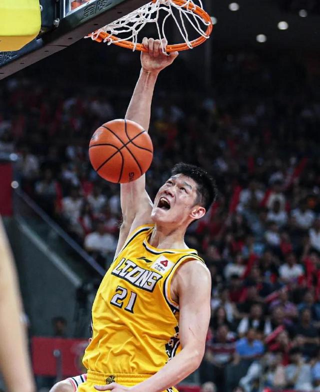 关于辽宁全队共同努力，克服困难取胜的信息