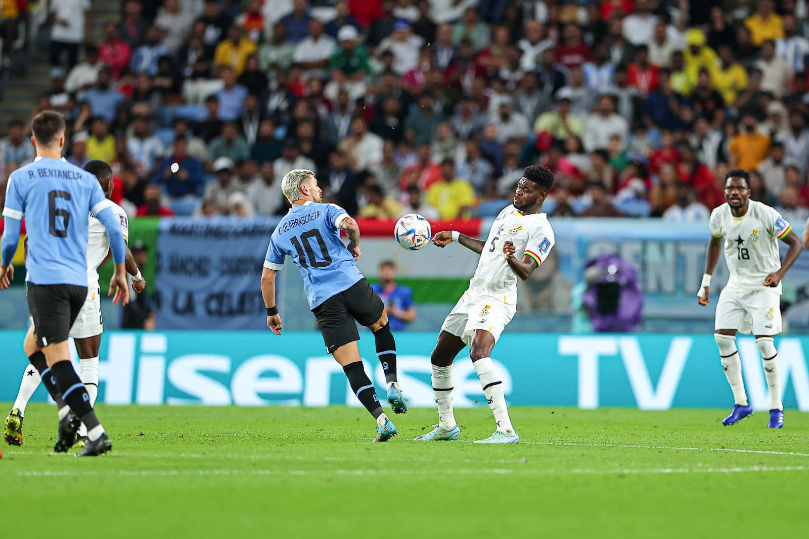 本赛季足球比赛中出现了多处悬念