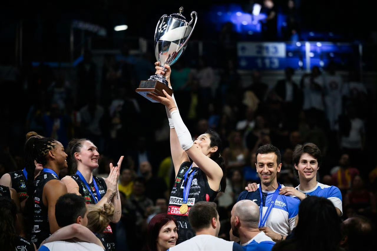 顶级巅峰，球员表现出色技术才能，比赛场面激动人心的简单介绍