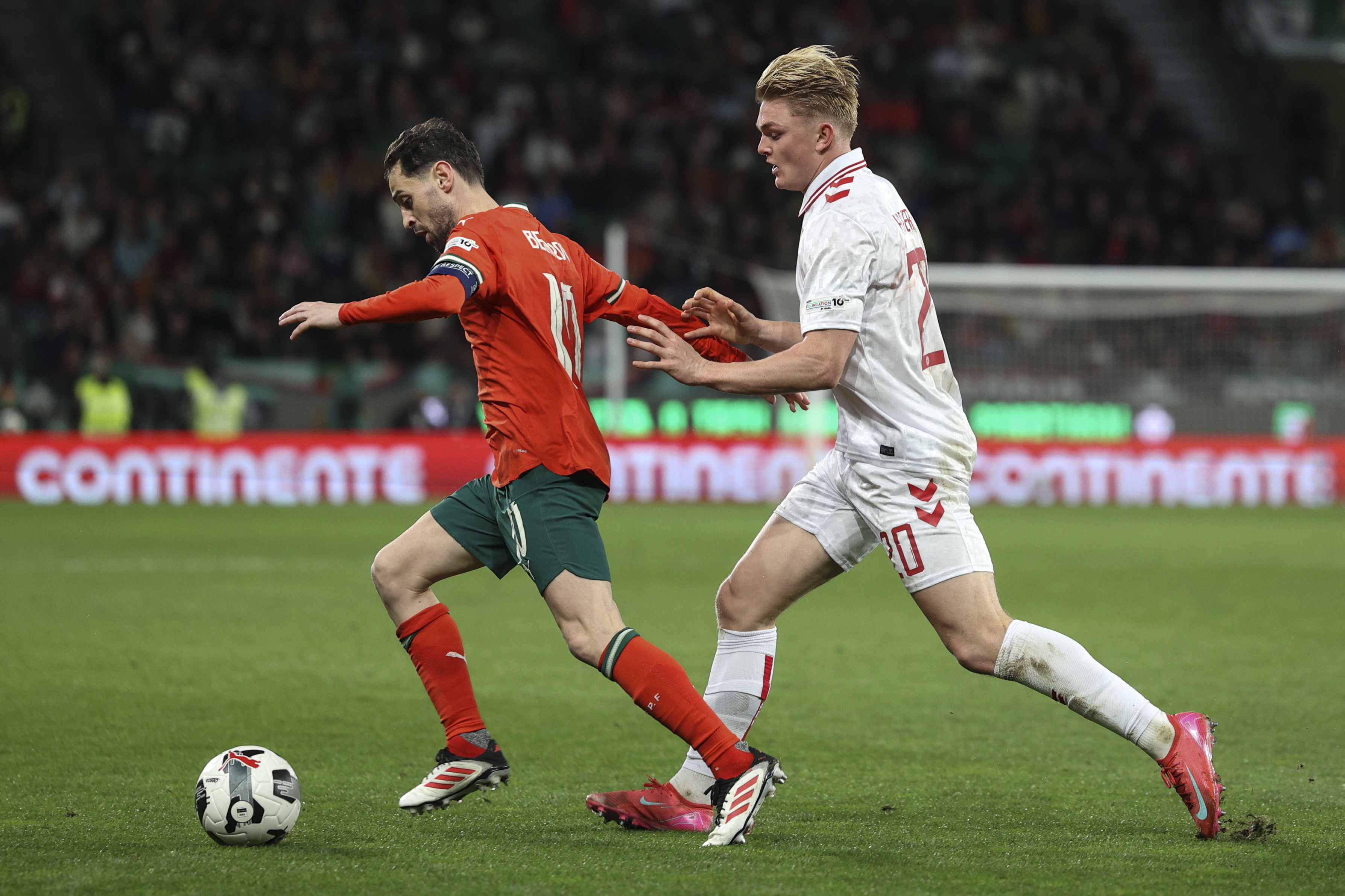 关于欧预赛比赛中，葡萄牙队战胜瑞典的信息