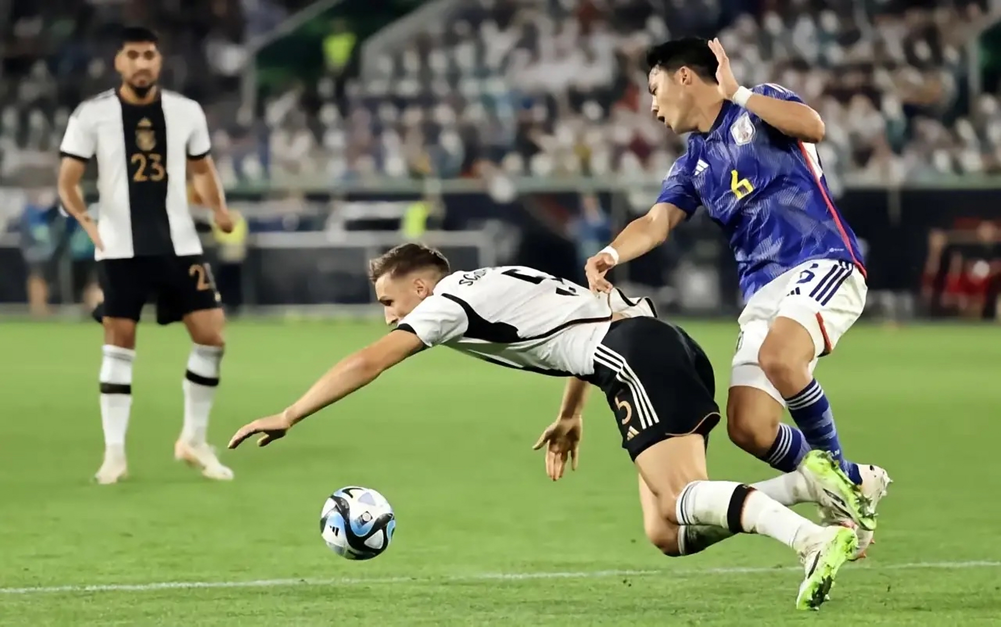 德国队遭遇失利波兰队取得胜利