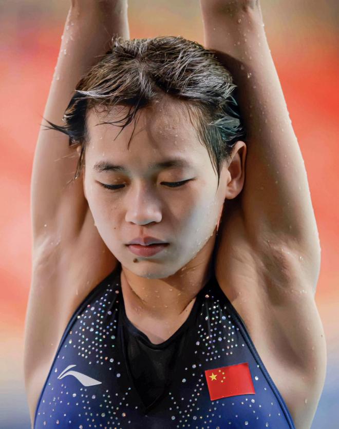 西班牙跳水选手坚持训练战胜强敌的简单介绍