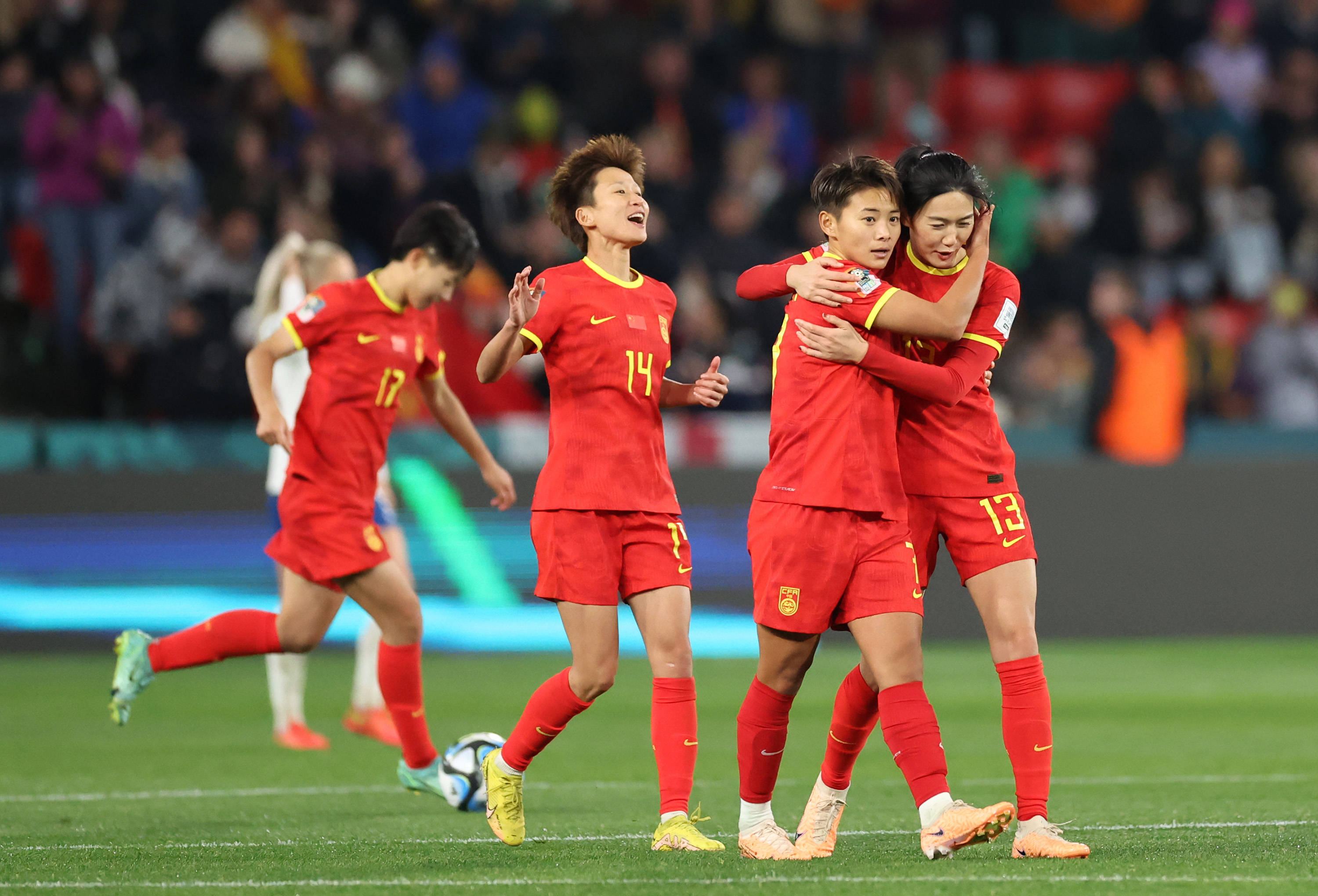 中国女足豪取连胜,赢得国际赛冠军 中国女足豪取连胜,赢得国际赛冠军