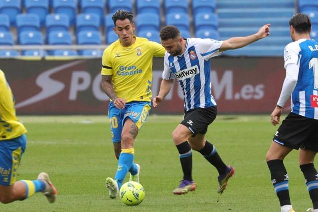 西班牙轻松取胜,希腊成为弱旅 西班牙轻松取胜,希腊成为弱旅