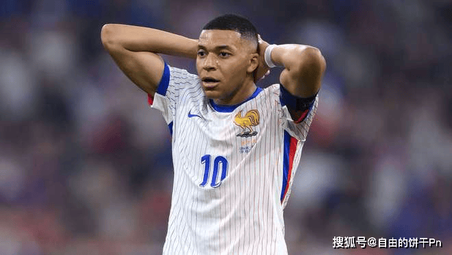 法国足球联赛球员实力脱颖而出，成为焦点