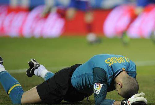 教练心臂骨断裂，球队状态受影响