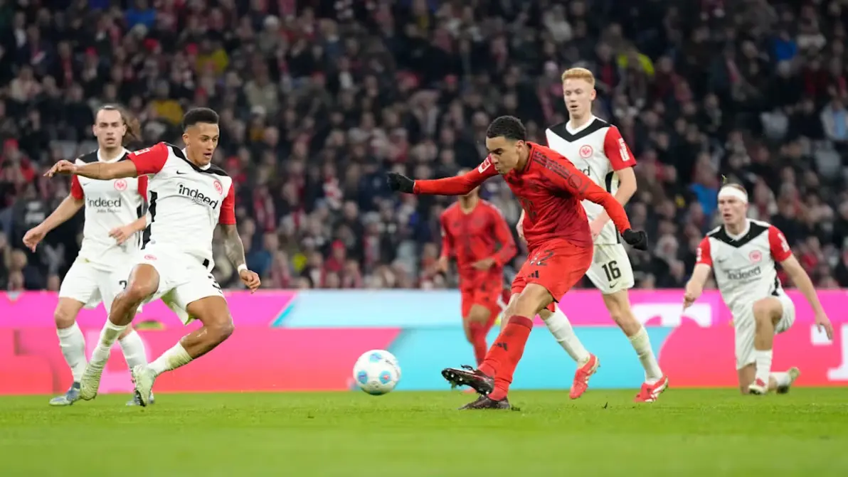 包含显示控卫技术，法兰克福积极备战下一场比赛的词条