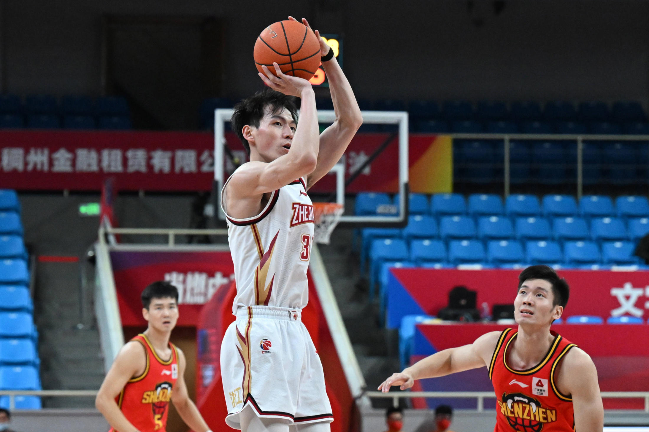 包含队内球员训练备战,眼神坚定迎接困难挑战的词条 包含队内球员训练备战,眼神坚定迎接困难挑战的词条