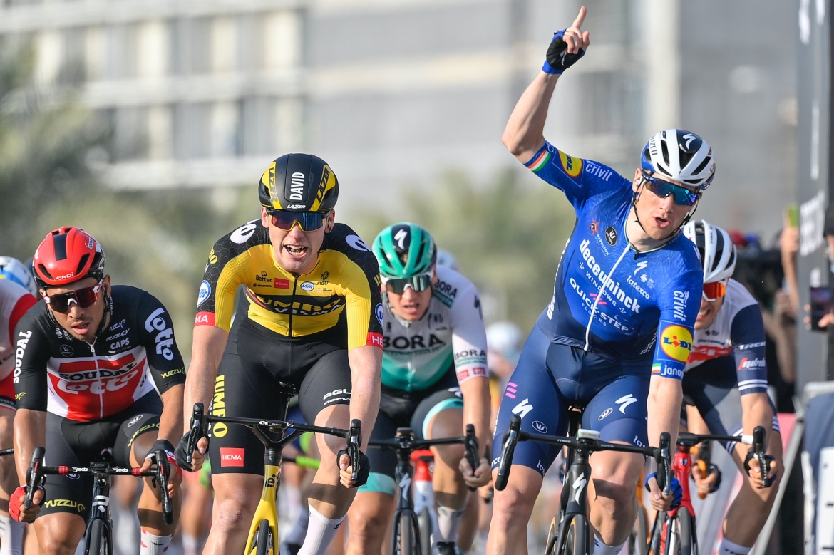 阿联酋球队召开战术研讨会,迎战强敌 阿联酋球队召开战术研讨会,迎战强敌