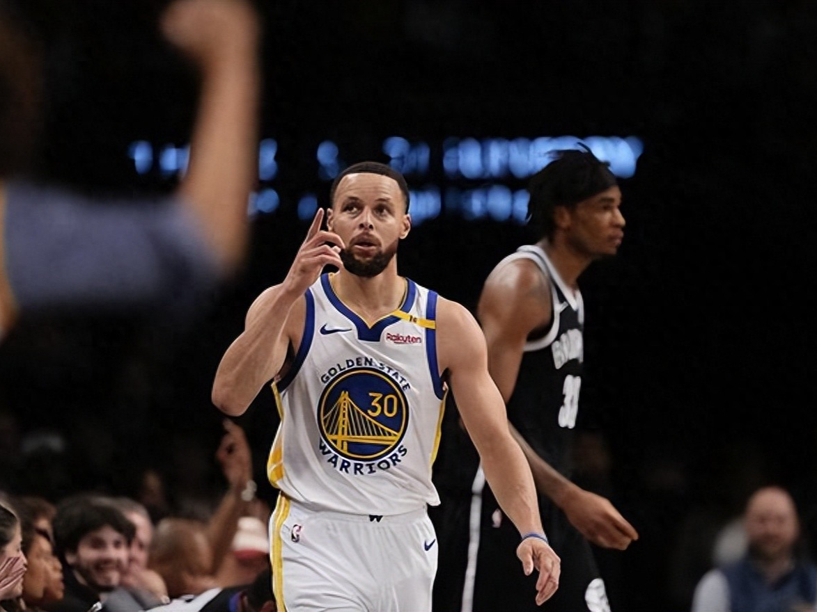 勇士队再度失利，陷入连败困境