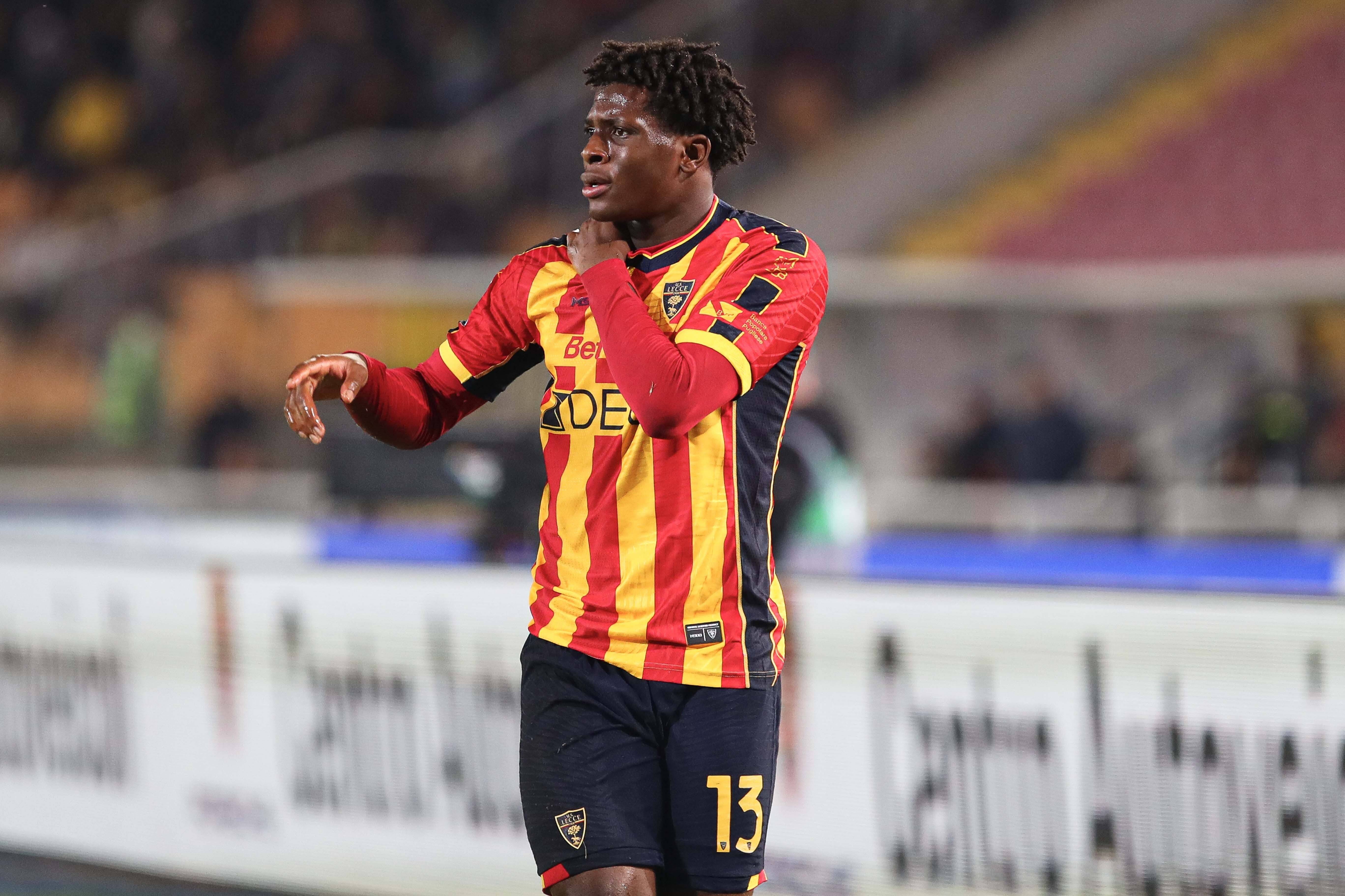 AC米兰后卫因伤缺阵,主帅寻找替补之策的简单介绍 AC米兰后卫因伤缺阵,主帅寻找替补之策的简单介绍