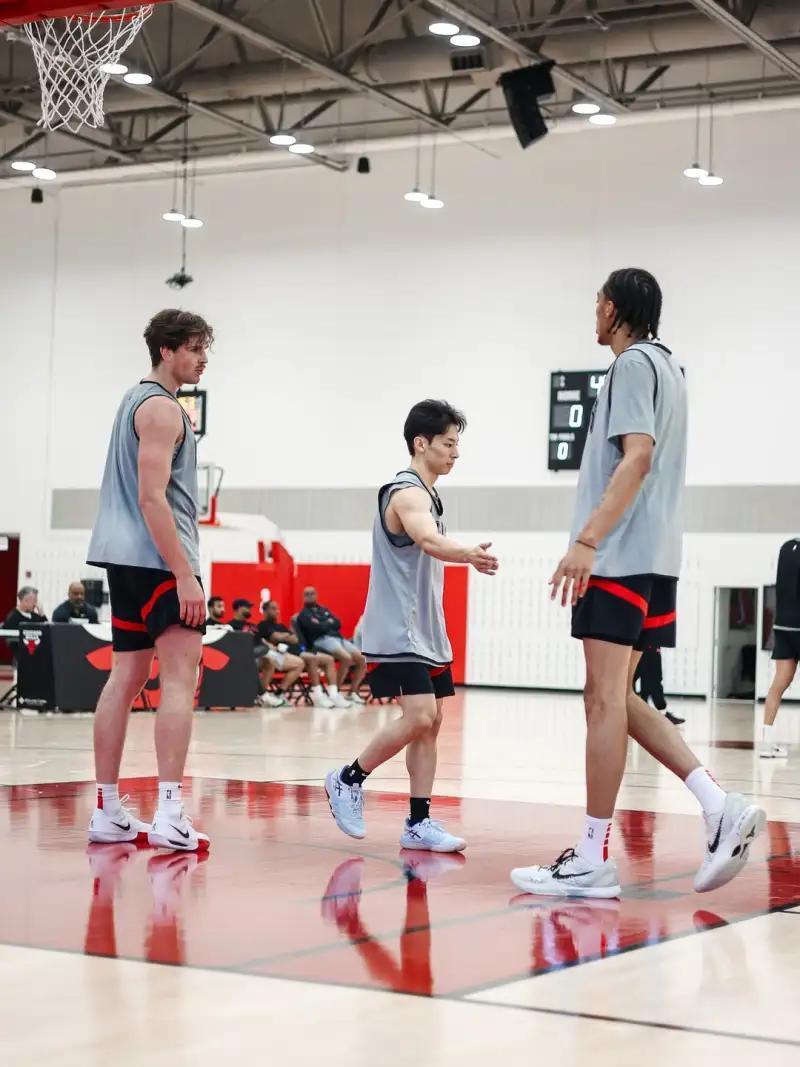 猛龙队球员集训积极备战，迎接新赛季挑战