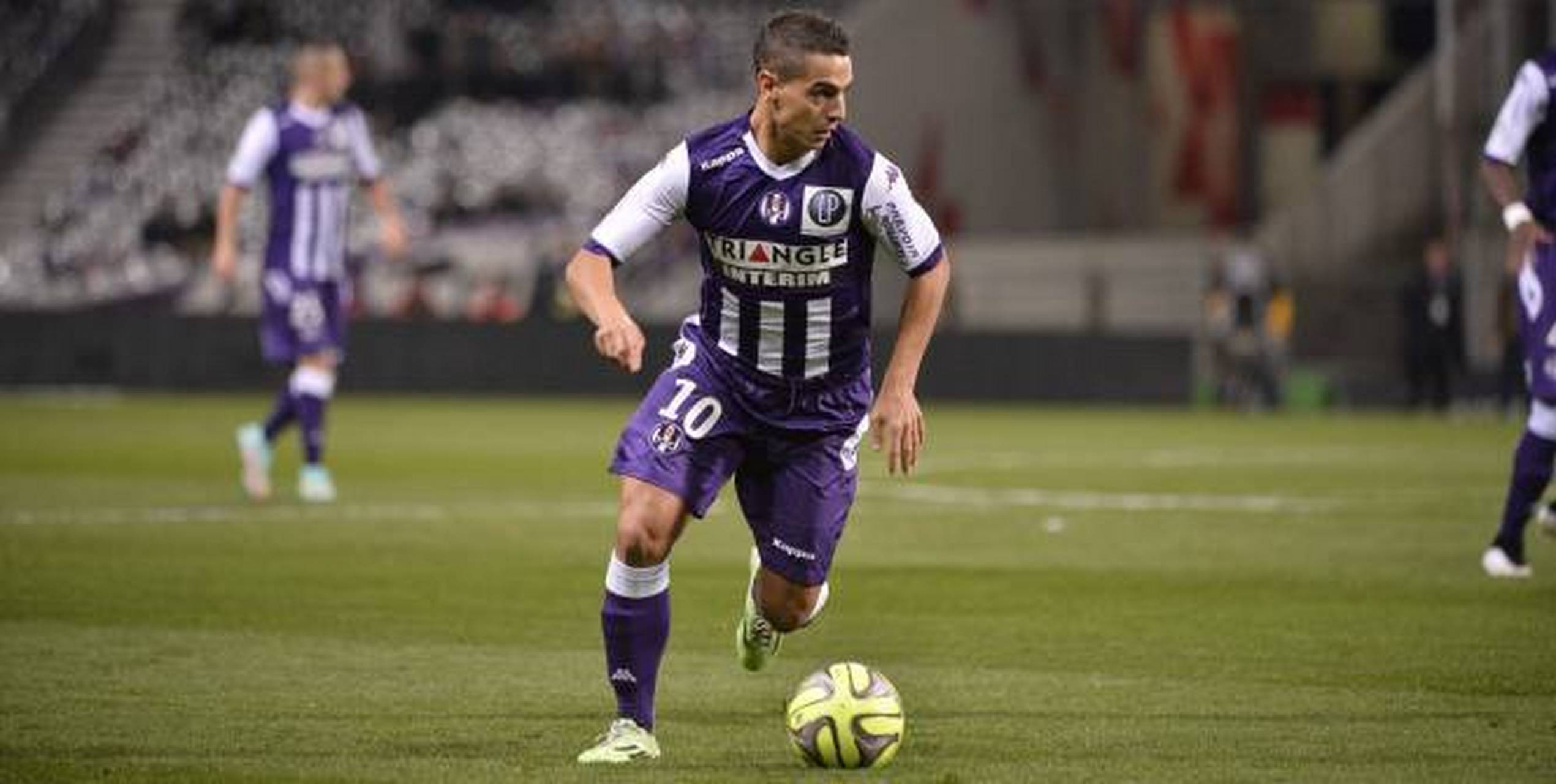 伊斯特尔领跑法乙，期待法甲资格赛角逐的简单介绍