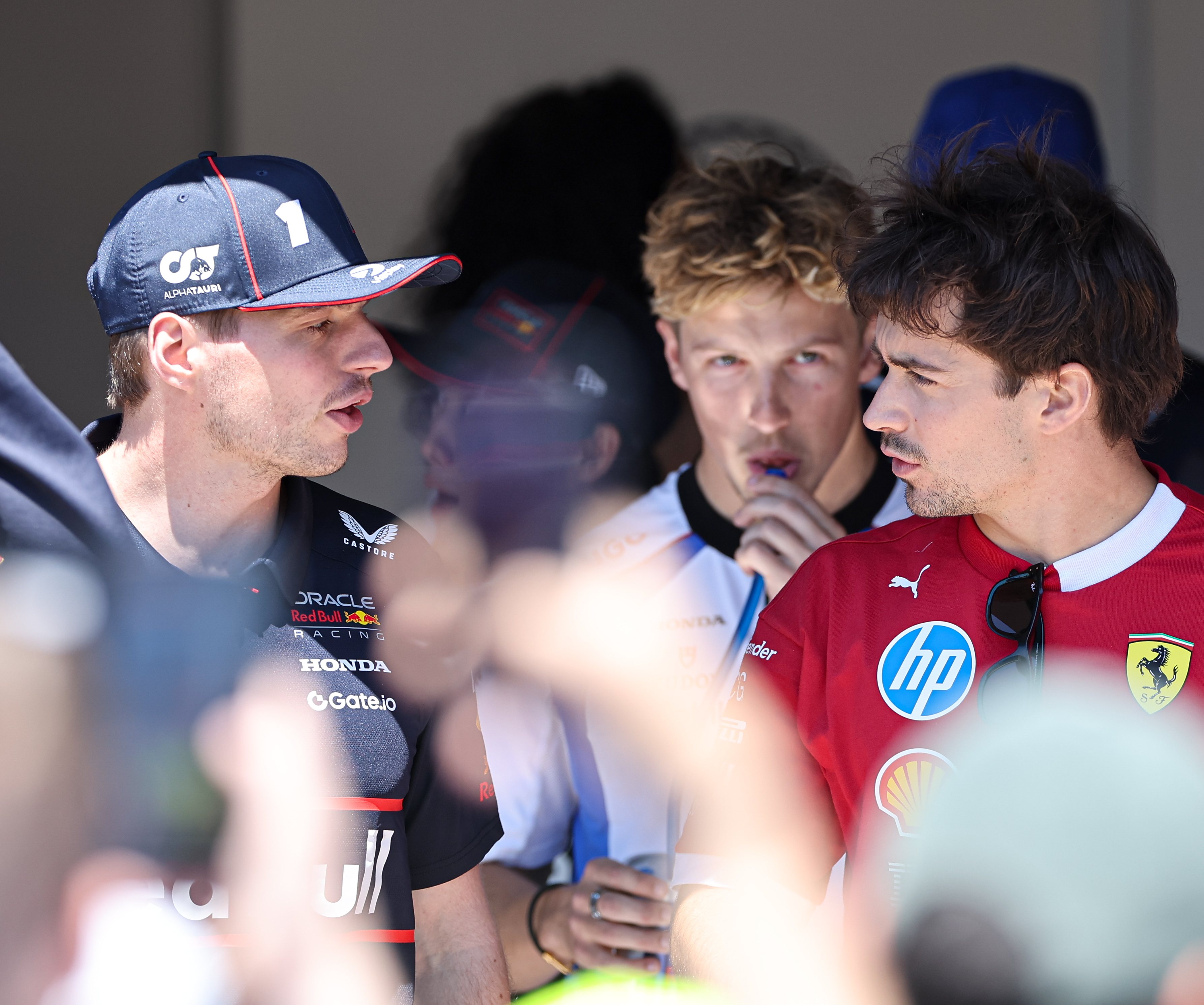 塞维利亚在惊心动魄的比赛中勇夺胜利