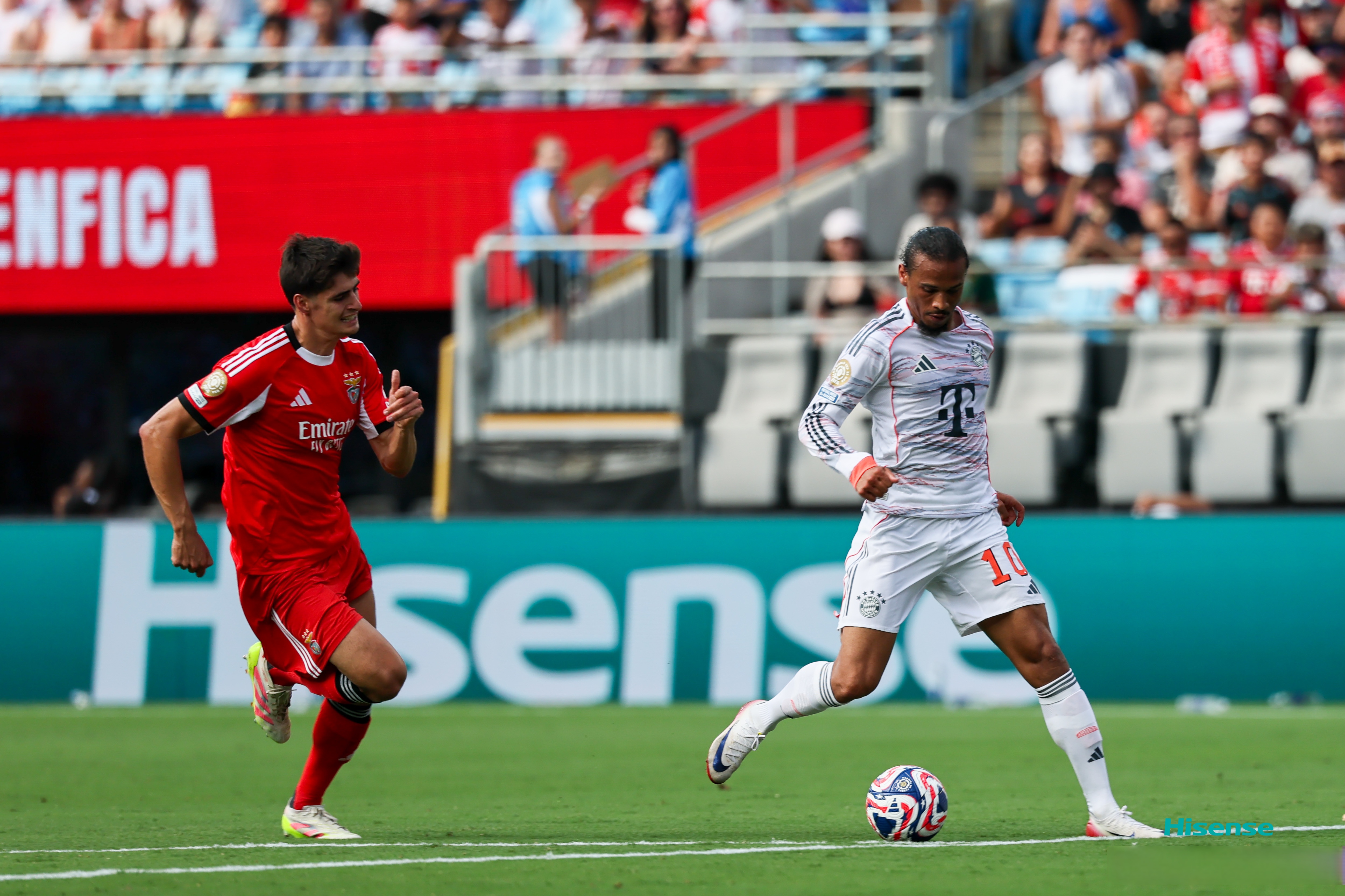 利物浦逆袭拜仁，欧冠险胜引热议