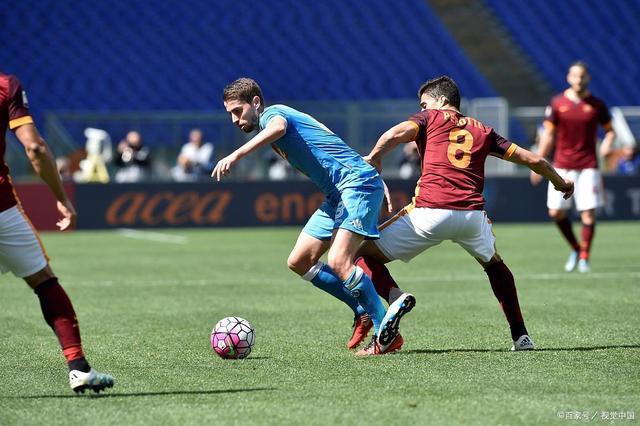 关于阿贾克斯豪取胜利，展示出色团队配合的信息