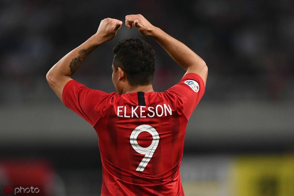 阿贾克斯教练团队获外援支持